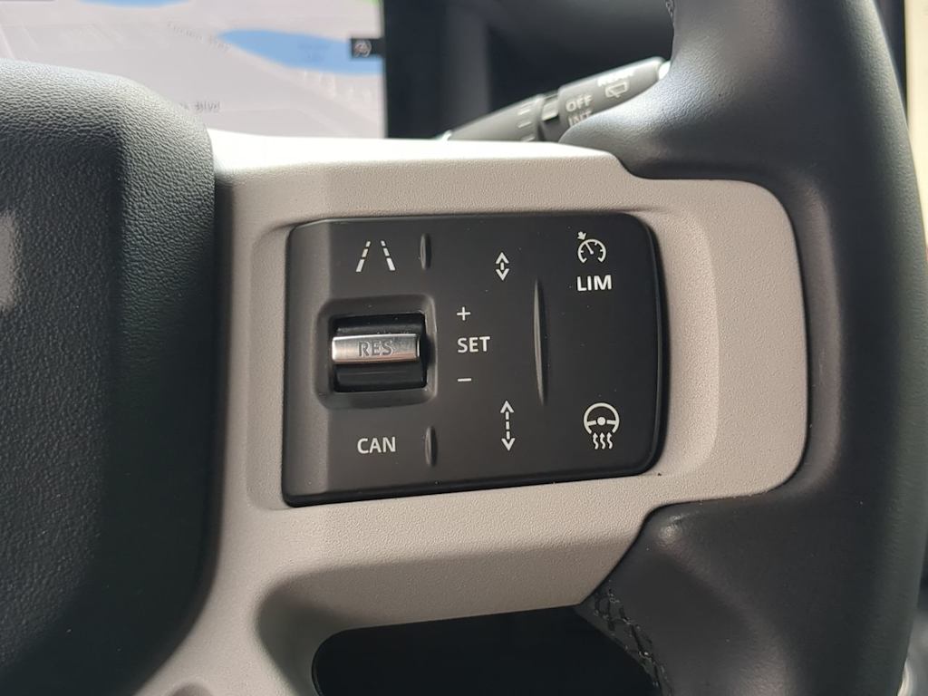 Thumbnail: 2025 Land Rover Defender - 30