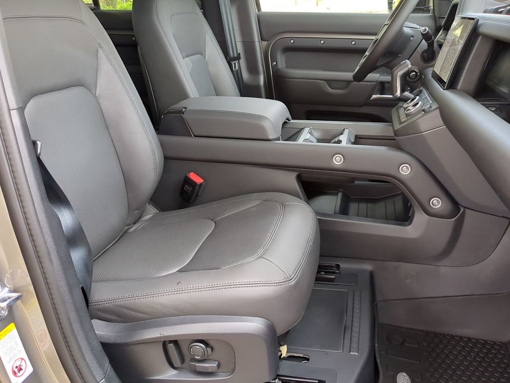 Thumbnail: 2025 Land Rover Defender - 10