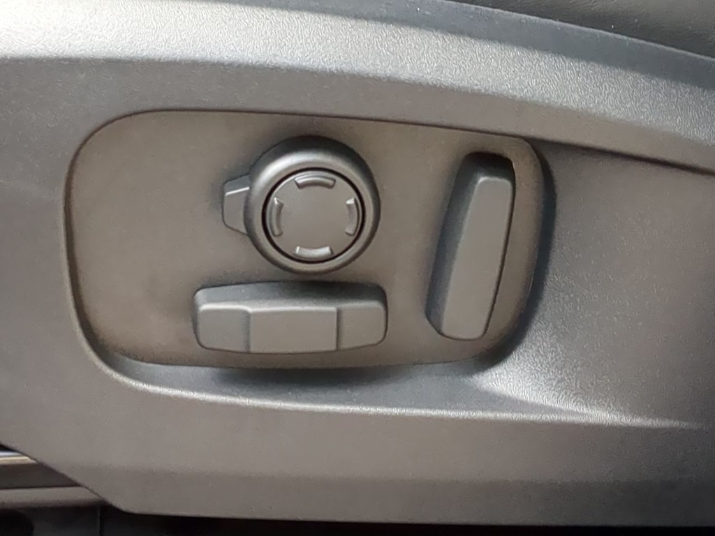 Thumbnail: 2025 Land Rover Defender - 24