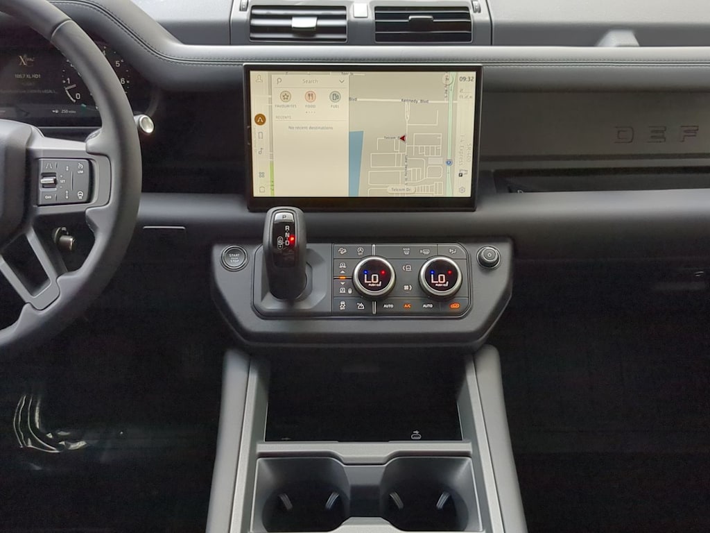 Thumbnail: 2025 Land Rover Defender - 13