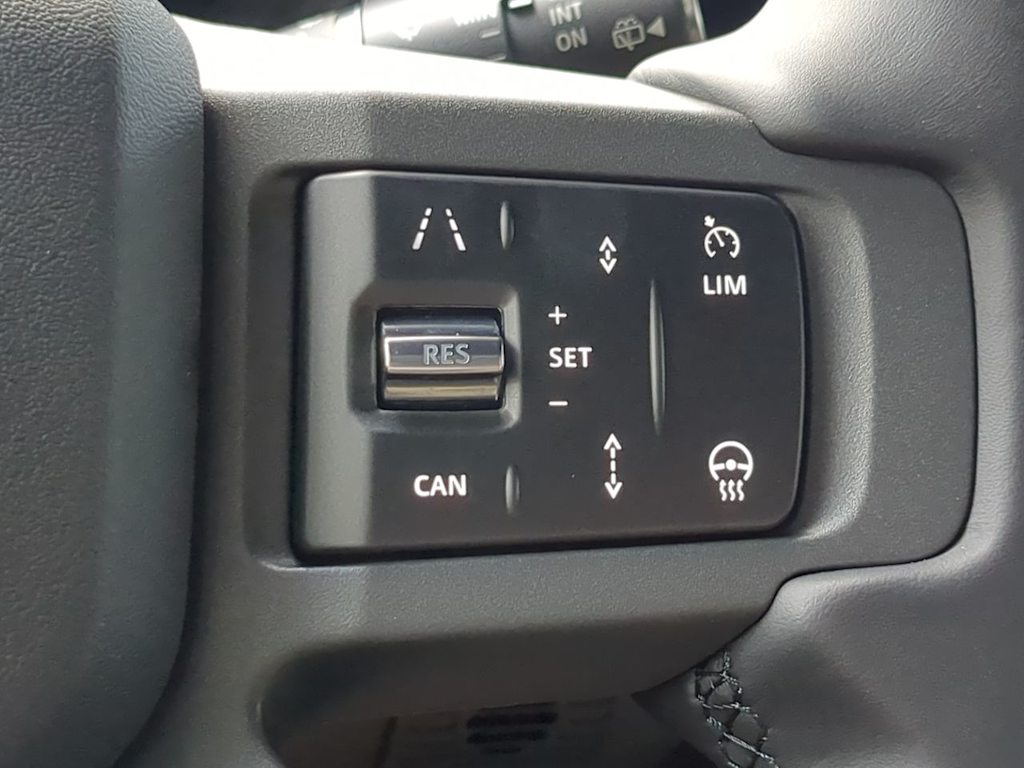 Thumbnail: 2025 Land Rover Defender - 29