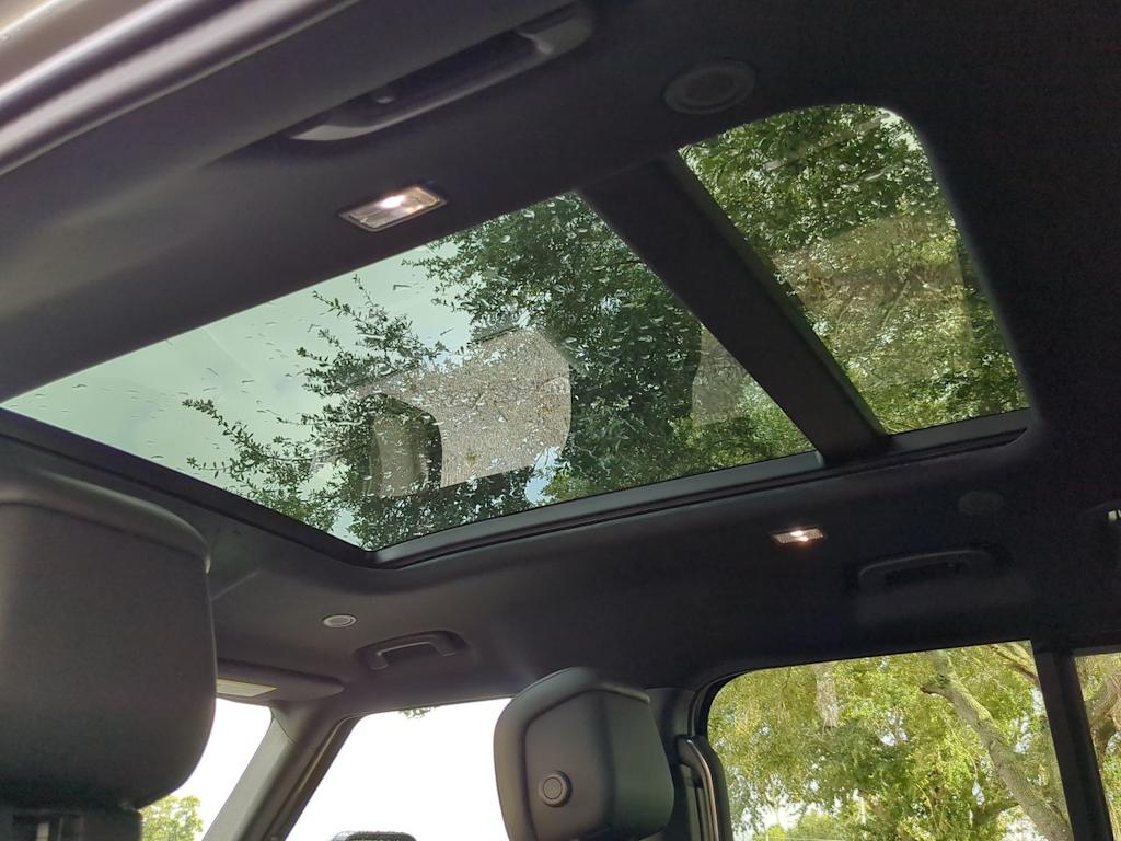 Thumbnail: 2025 Land Rover Defender - 27