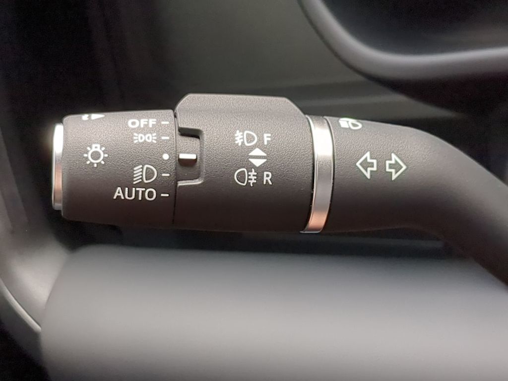 Thumbnail: 2025 Land Rover Defender - 30