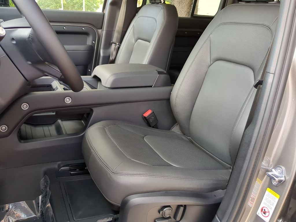 Thumbnail: 2025 Land Rover Defender - 9