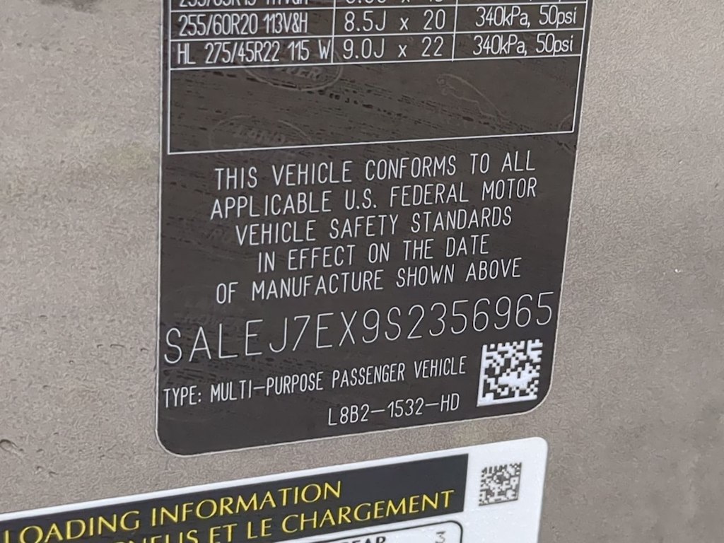 Thumbnail: 2025 Land Rover Defender - 16