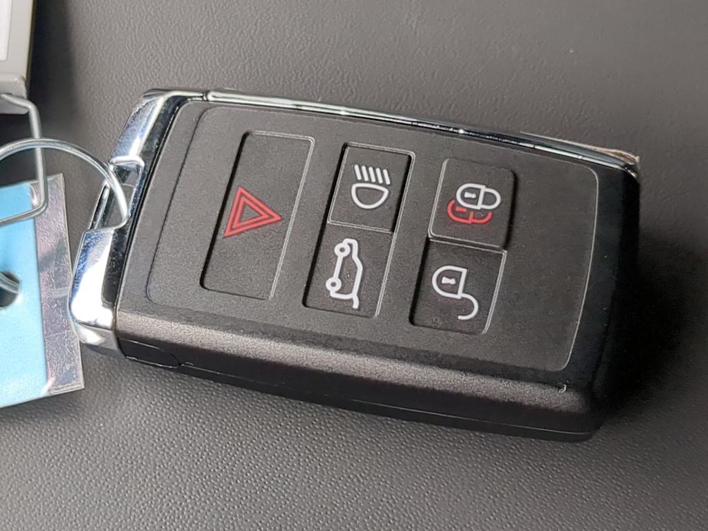 Thumbnail: 2025 Land Rover Defender - 37