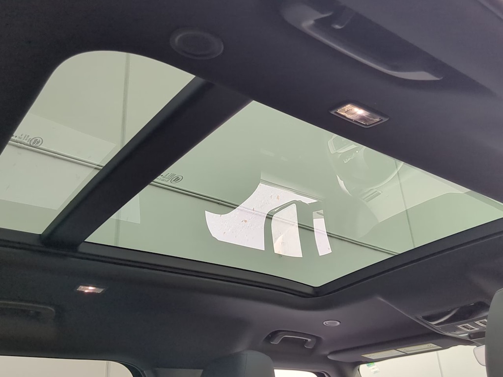 Thumbnail: 2025 Land Rover Defender - 30