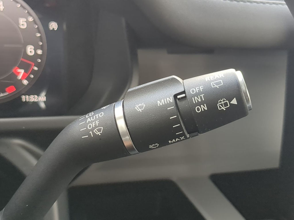 Thumbnail: 2025 Land Rover Defender - 33