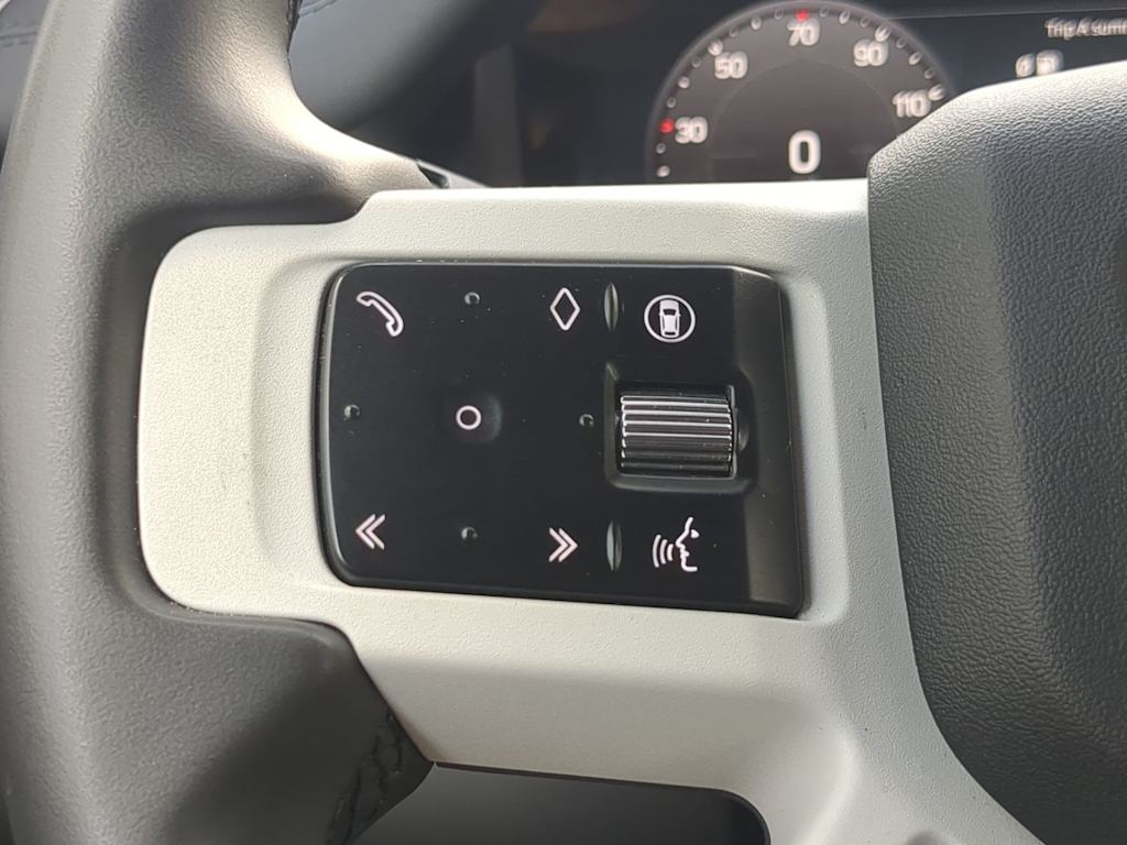 Thumbnail: 2025 Land Rover Defender - 31