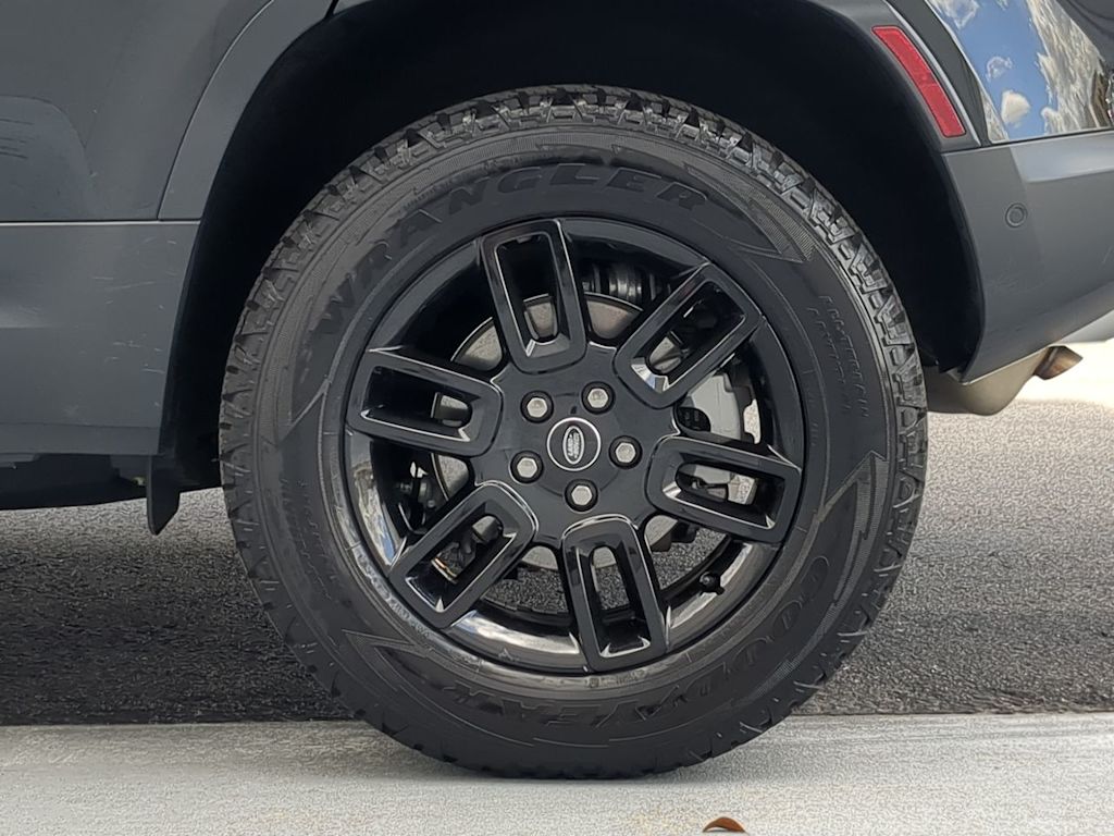 Thumbnail: 2025 Land Rover Defender - 6