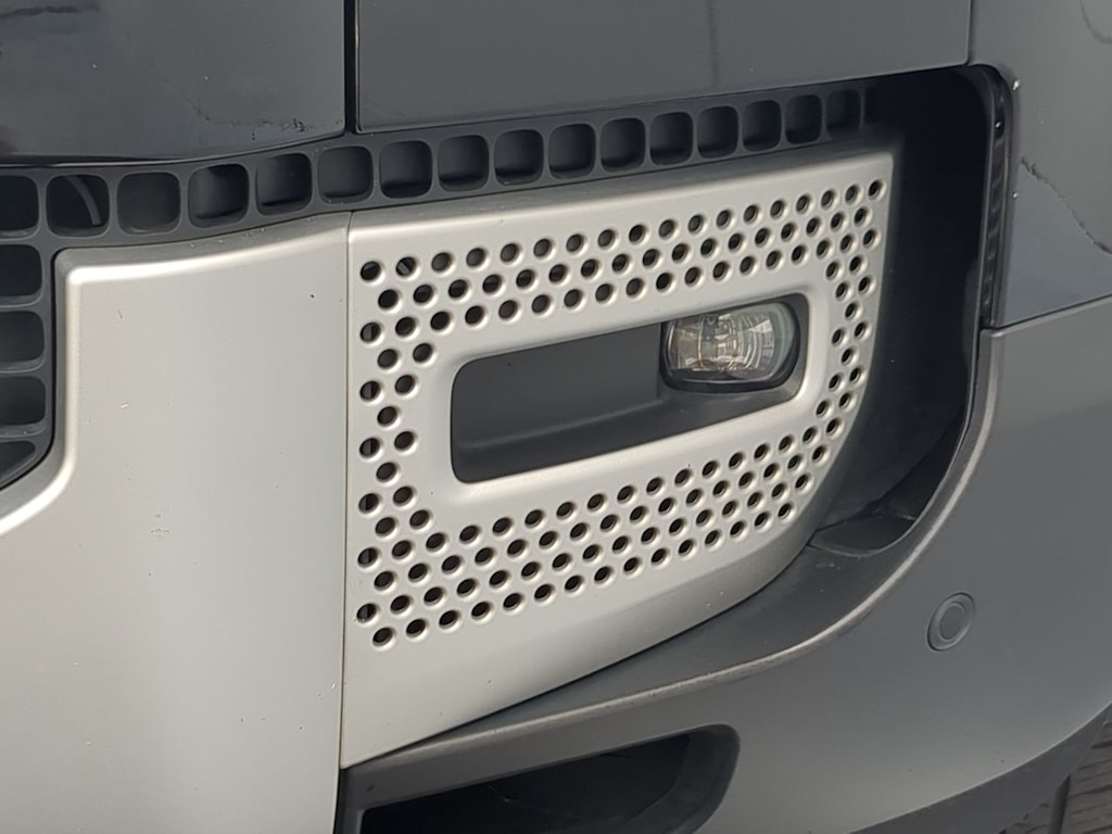 Thumbnail: 2025 Land Rover Defender - 18