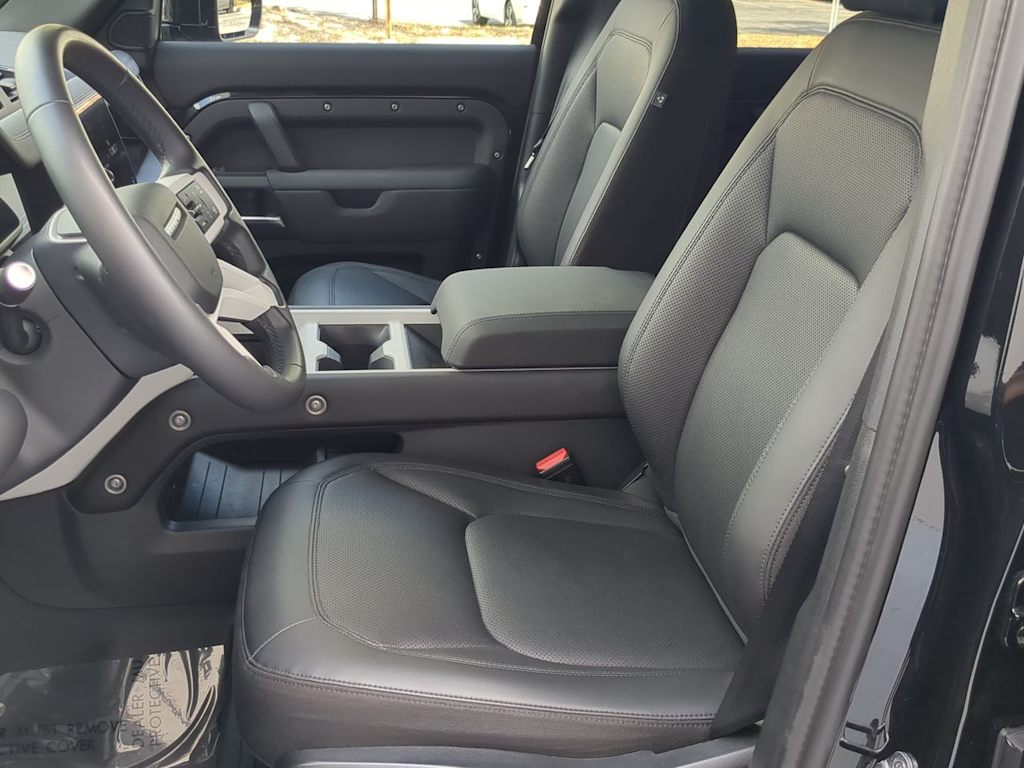 Thumbnail: 2025 Land Rover Defender - 8