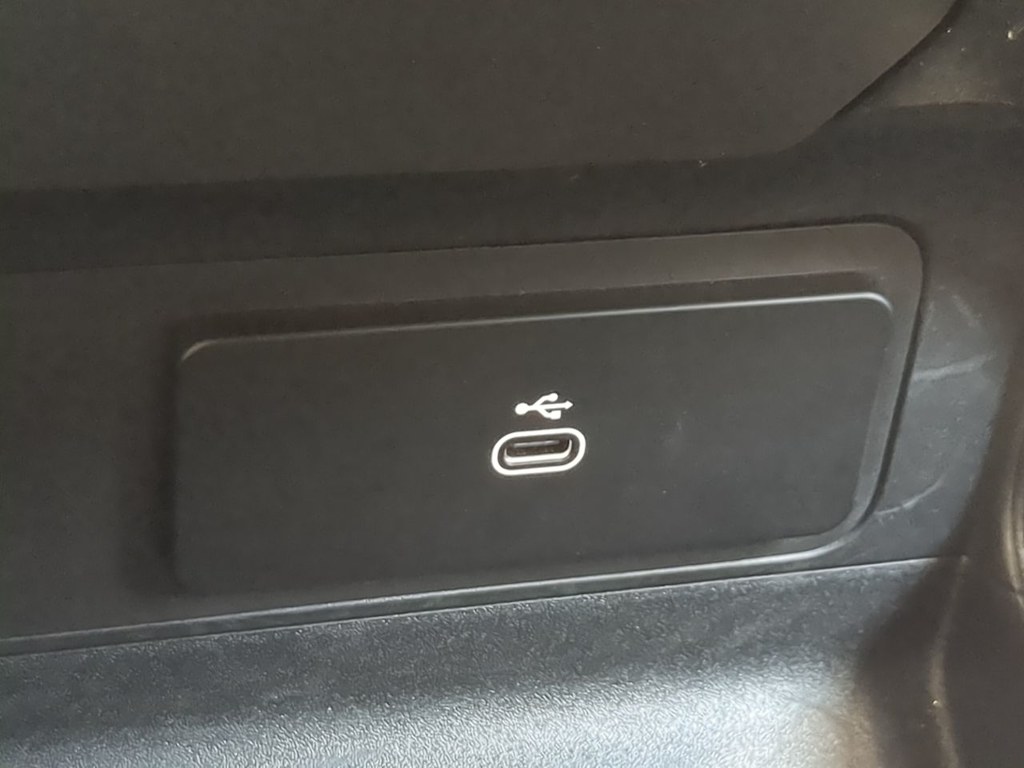 Thumbnail: 2025 Land Rover Defender - 37