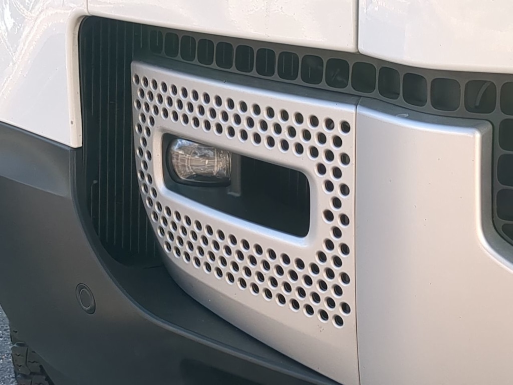 Thumbnail: 2025 Land Rover Defender - 5