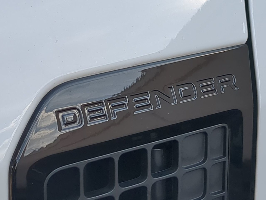Thumbnail: 2025 Land Rover Defender - 24