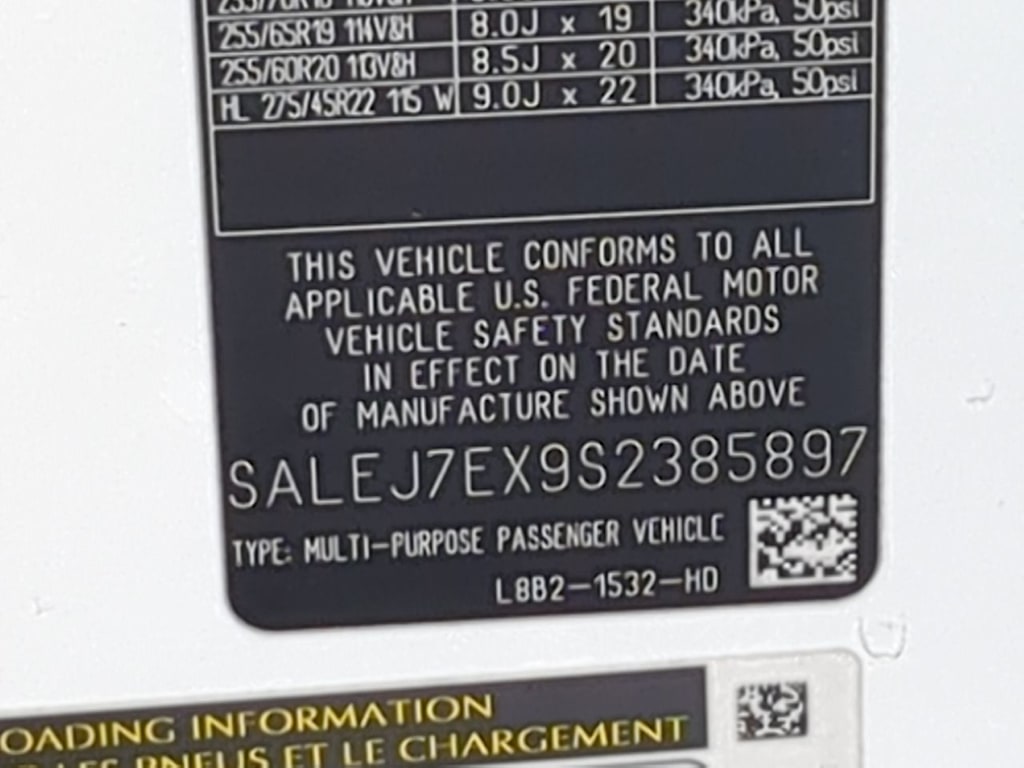 Thumbnail: 2025 Land Rover Defender - 17