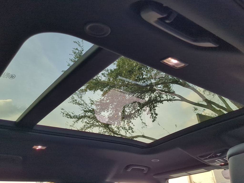 Thumbnail: 2024 Land Rover Defender - 18