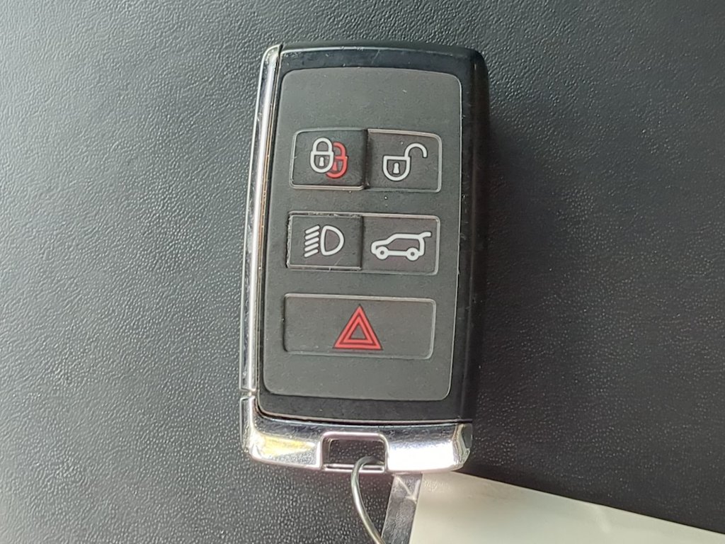 Thumbnail: 2024 Land Rover Defender - 17