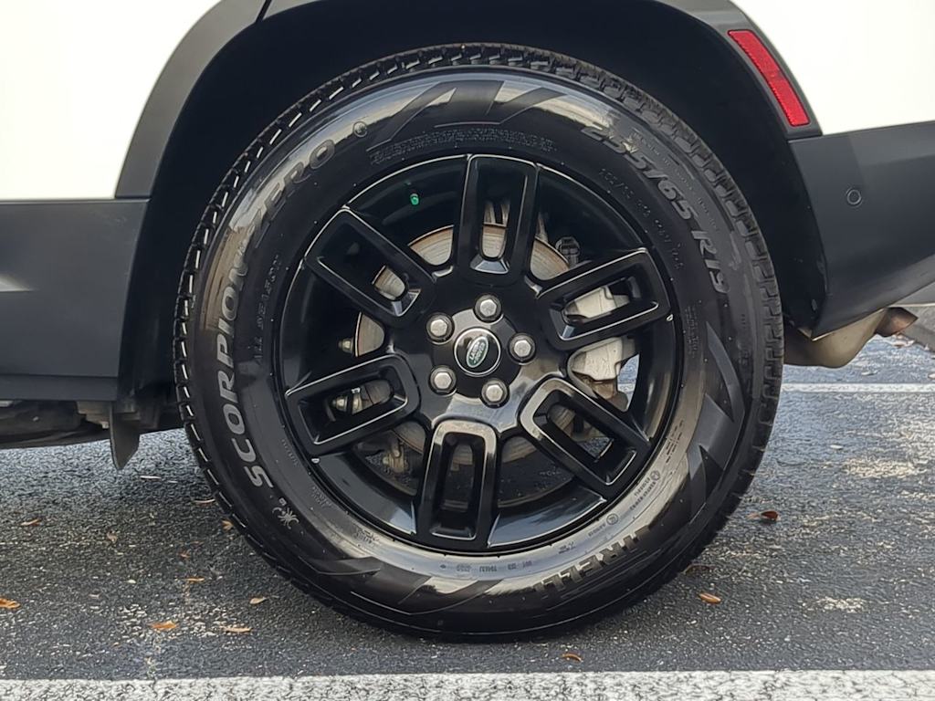 Thumbnail: 2024 Land Rover Defender - 6