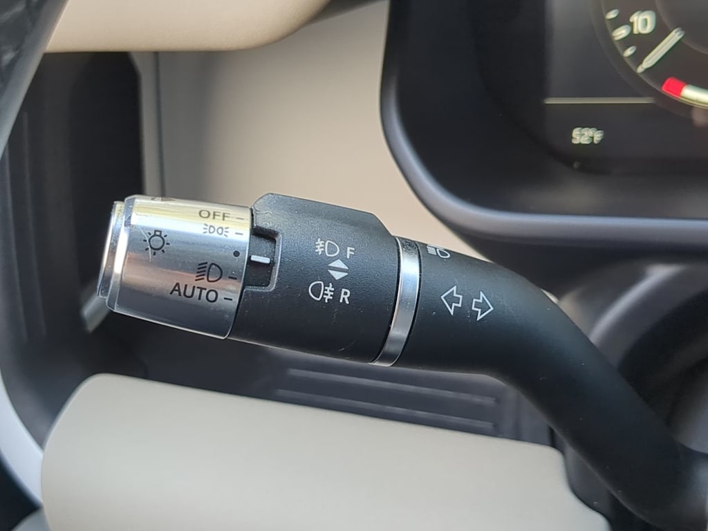 Thumbnail: 2022 Land Rover Defender - 33