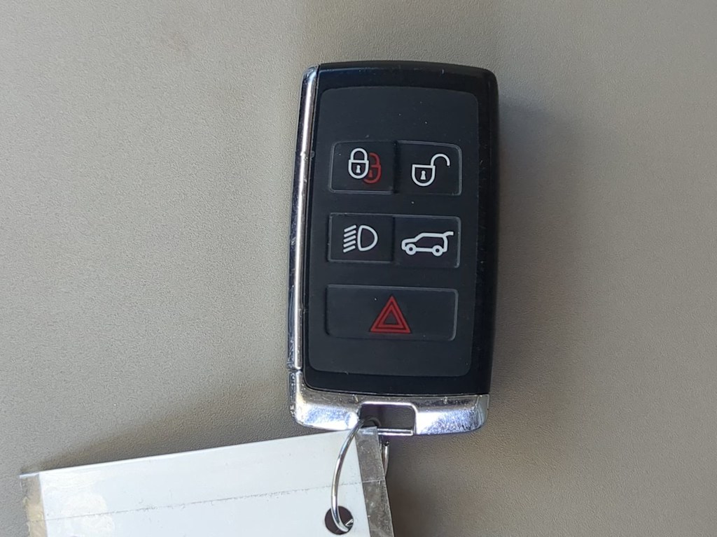 Thumbnail: 2022 Land Rover Defender - 17