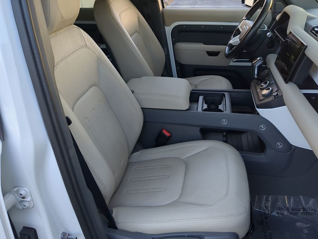 Thumbnail: 2022 Land Rover Defender - 10