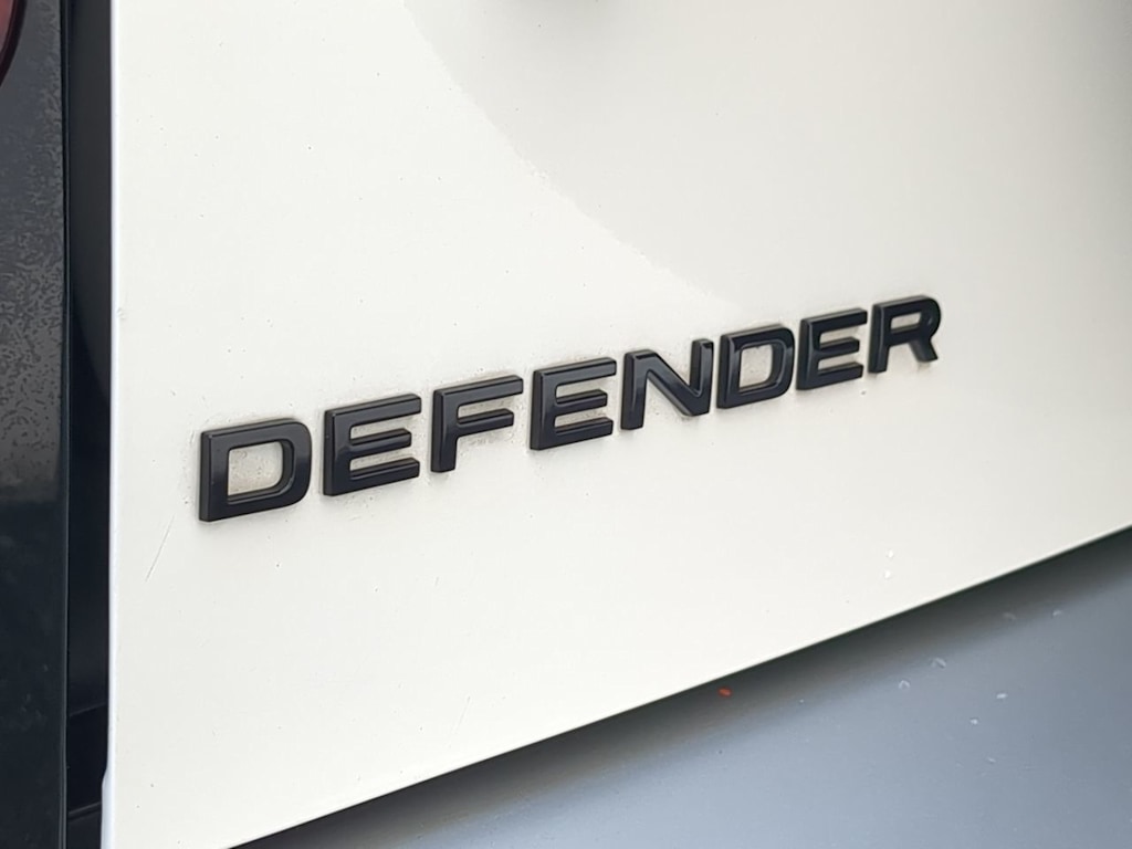Thumbnail: 2022 Land Rover Defender - 5