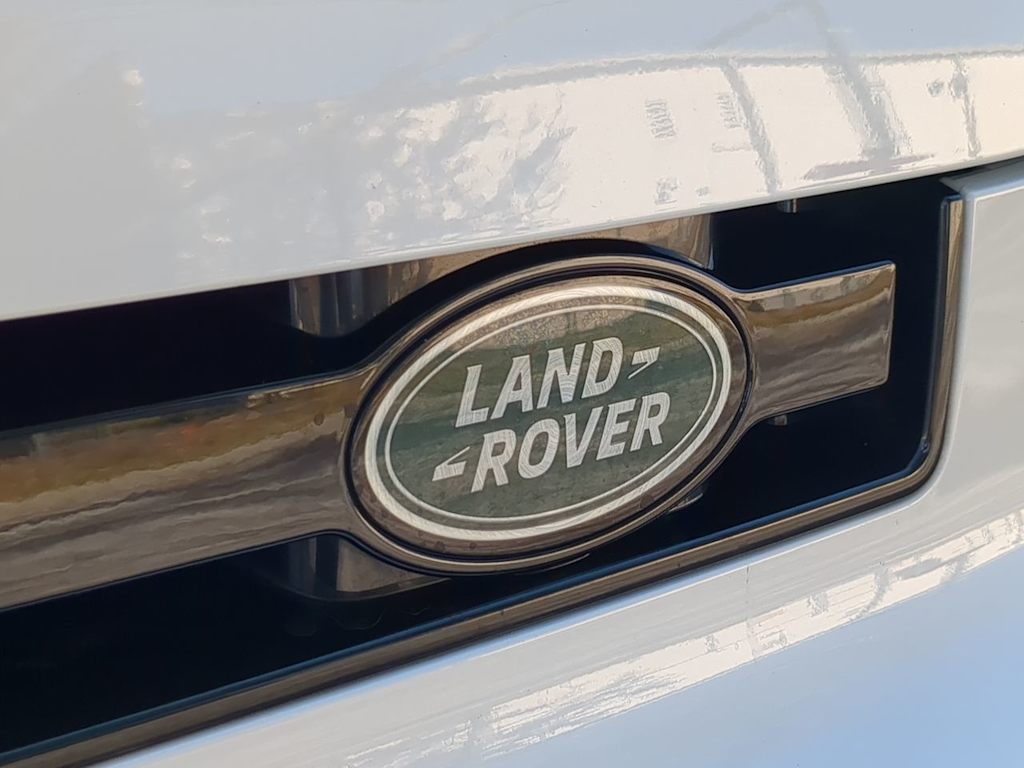 Thumbnail: 2022 Land Rover Defender - 25