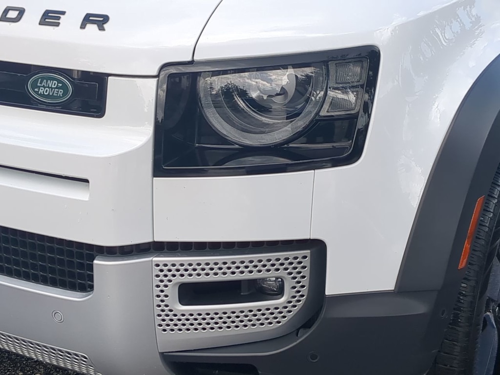 Thumbnail: 2022 Land Rover Defender - 23