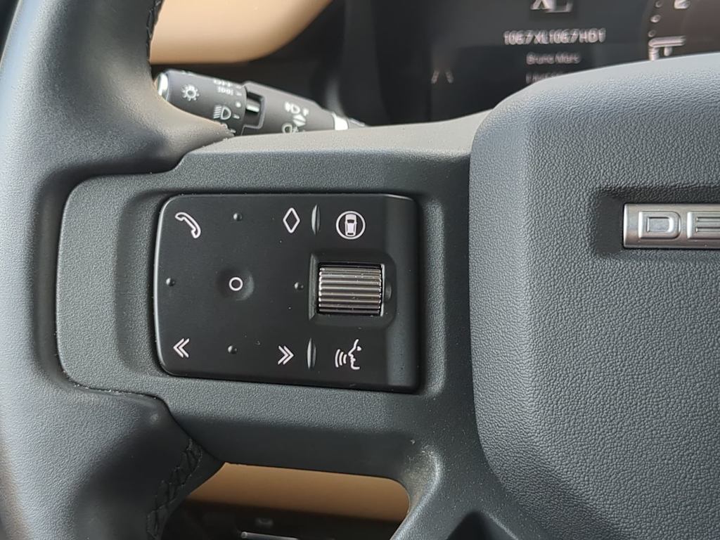 Thumbnail: 2025 Land Rover Defender - 28
