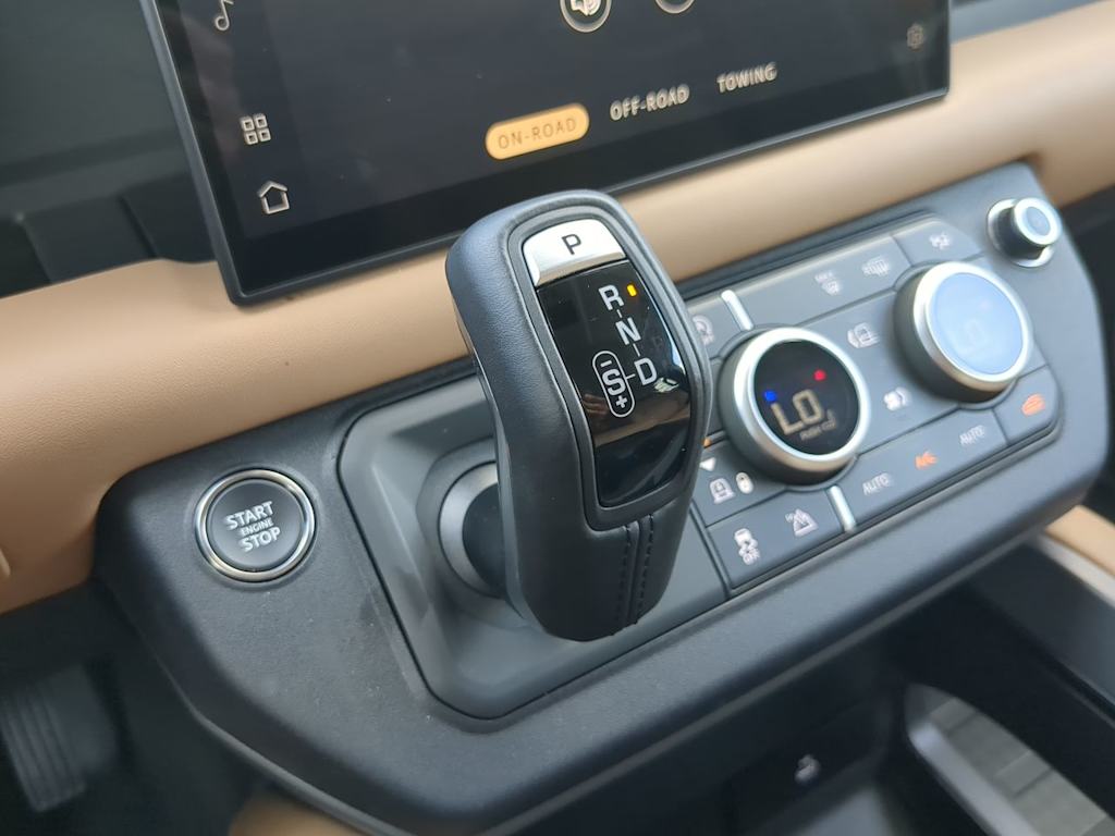 Thumbnail: 2025 Land Rover Defender - 34