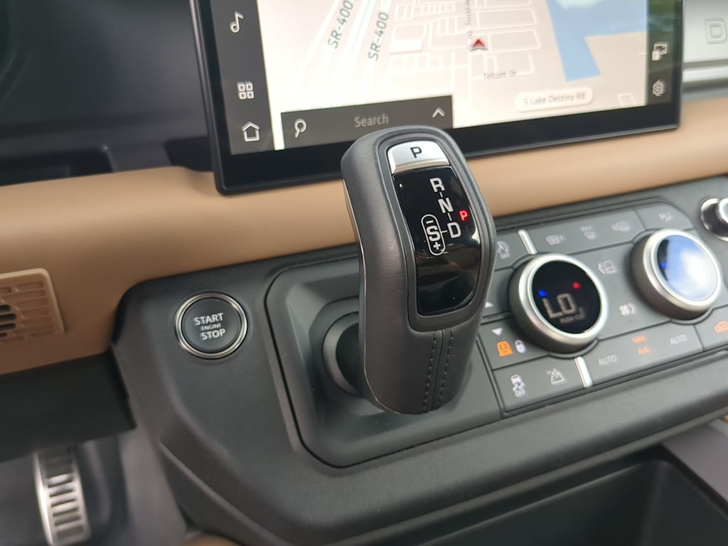 Thumbnail: 2025 Land Rover Defender - 33