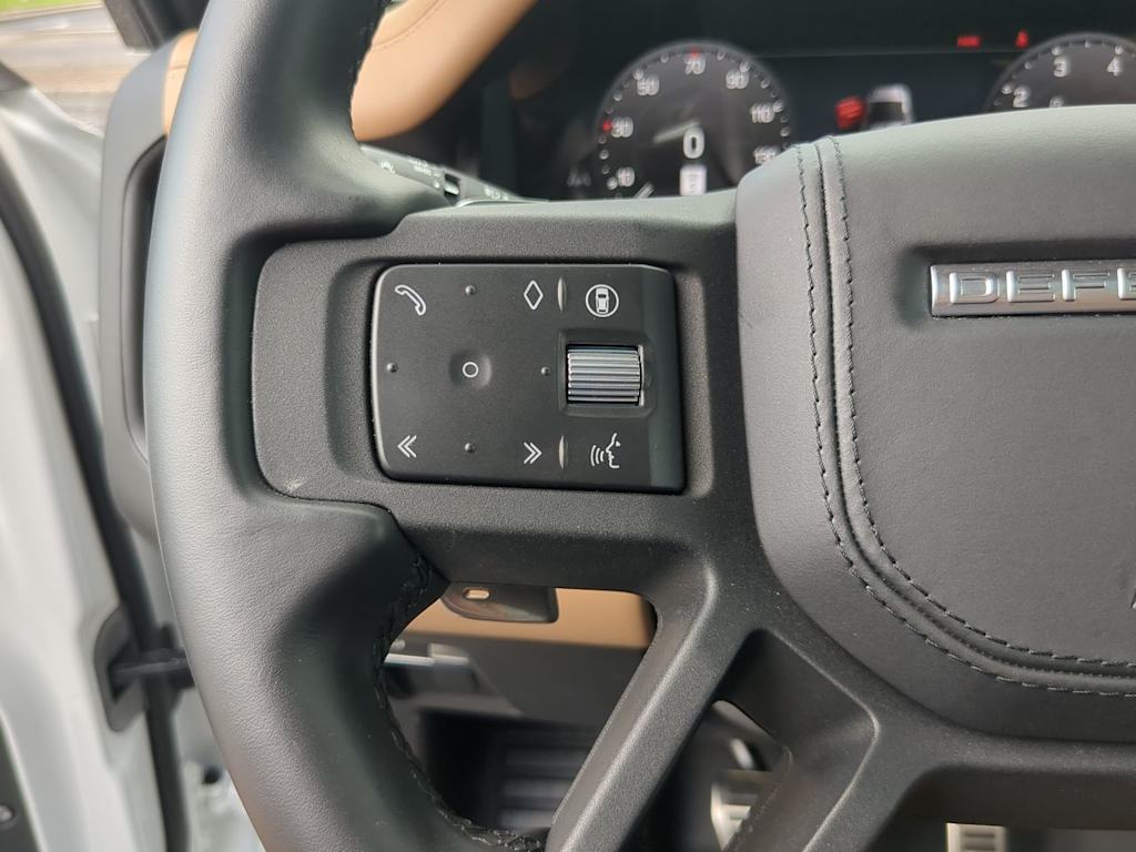 Thumbnail: 2025 Land Rover Defender - 28