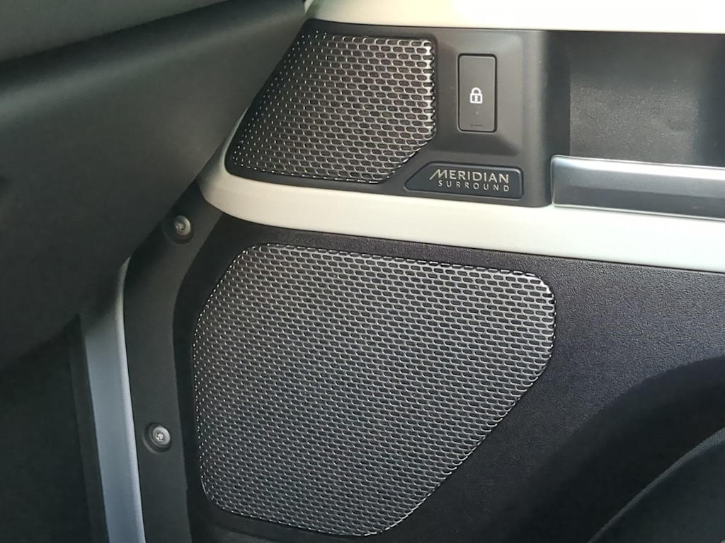 Thumbnail: 2022 Land Rover Defender - 35