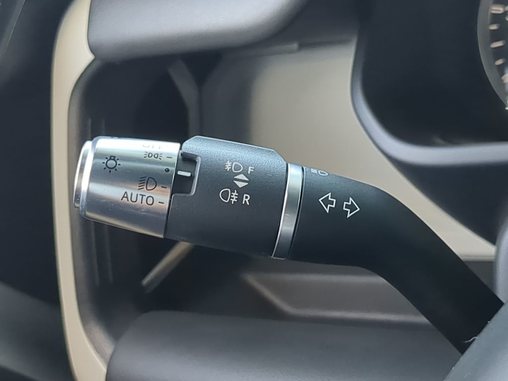 Thumbnail: 2022 Land Rover Defender - 31