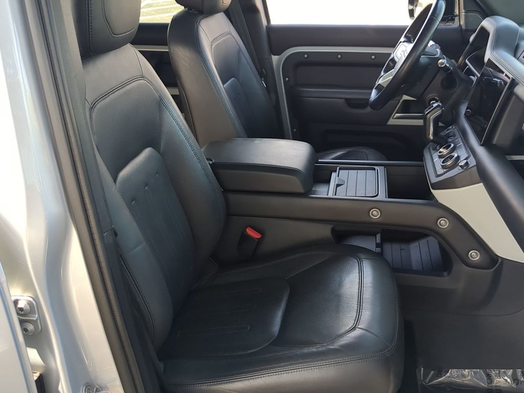 Thumbnail: 2022 Land Rover Defender - 9