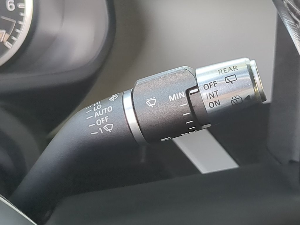 Thumbnail: 2022 Land Rover Defender - 15