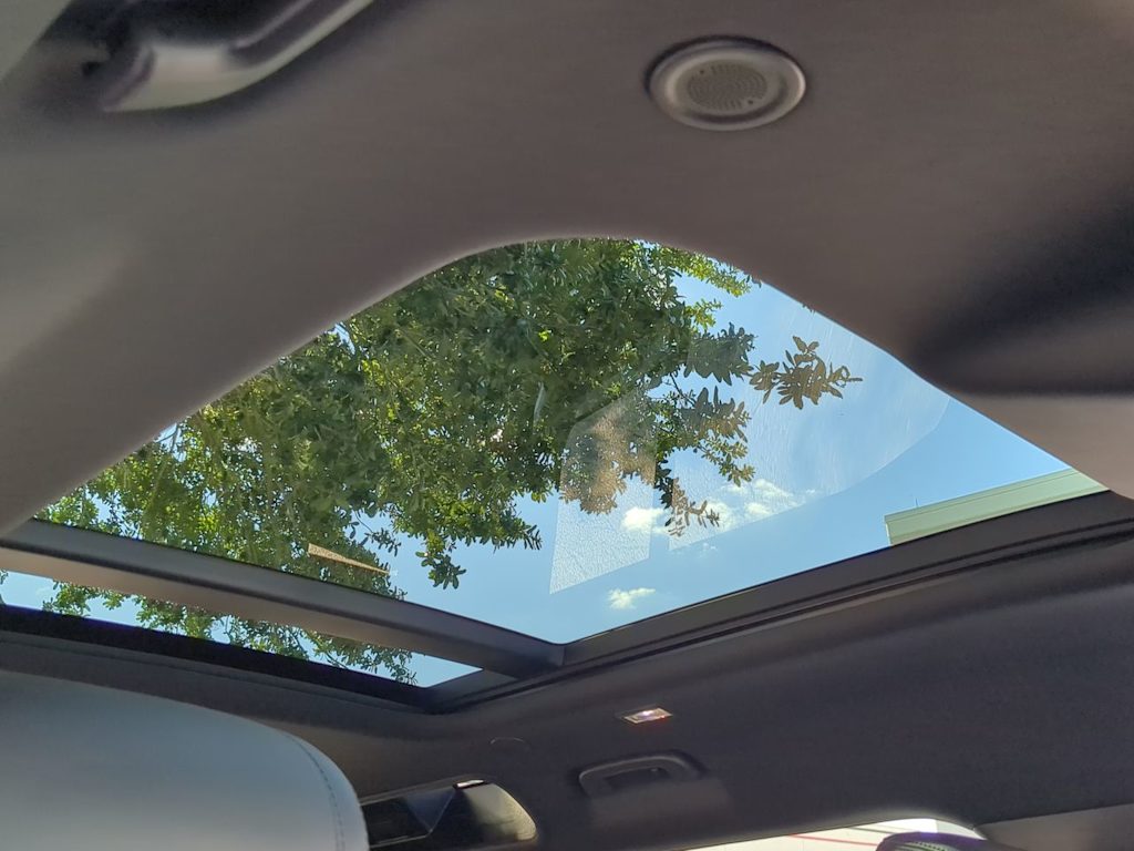 Thumbnail: 2022 Land Rover Defender - 25