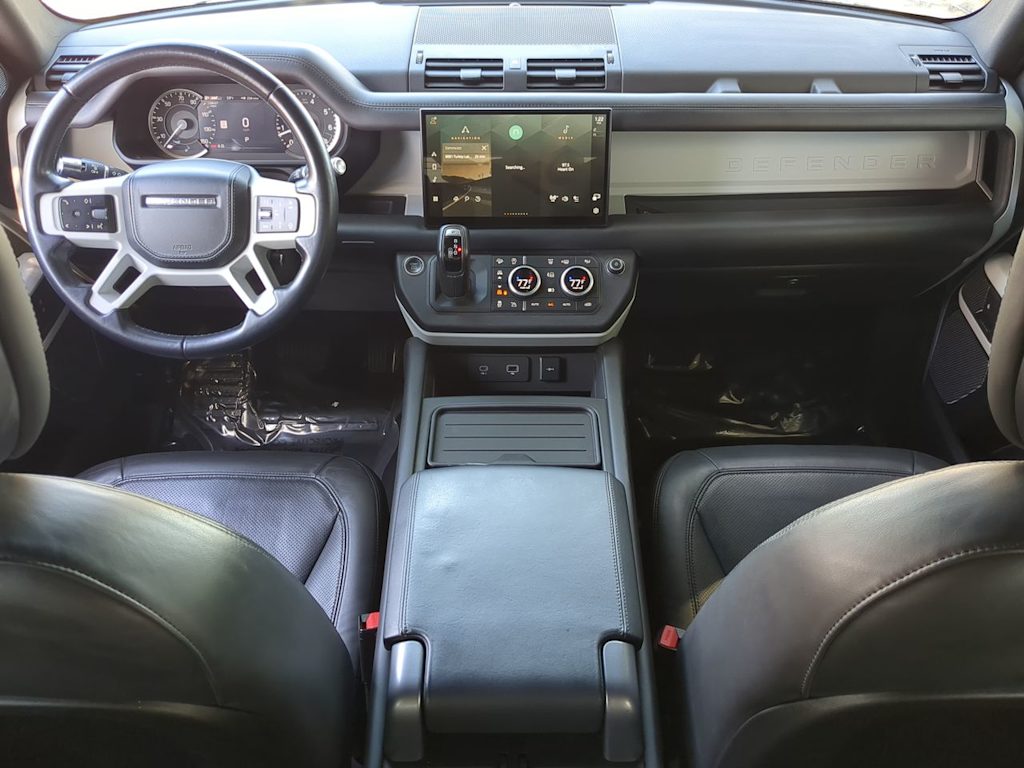 Thumbnail: 2022 Land Rover Defender - 7