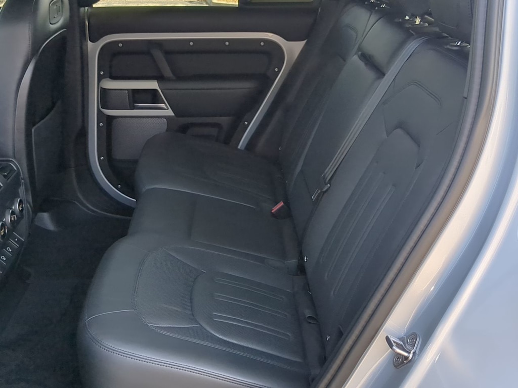 Thumbnail: 2022 Land Rover Defender - 26