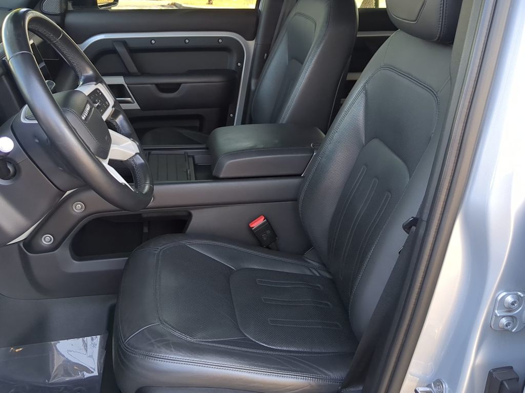 Thumbnail: 2022 Land Rover Defender - 8