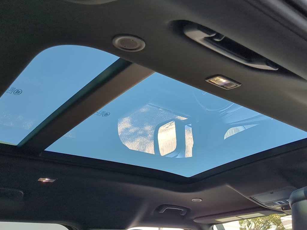 Thumbnail: 2022 Land Rover Defender - 28