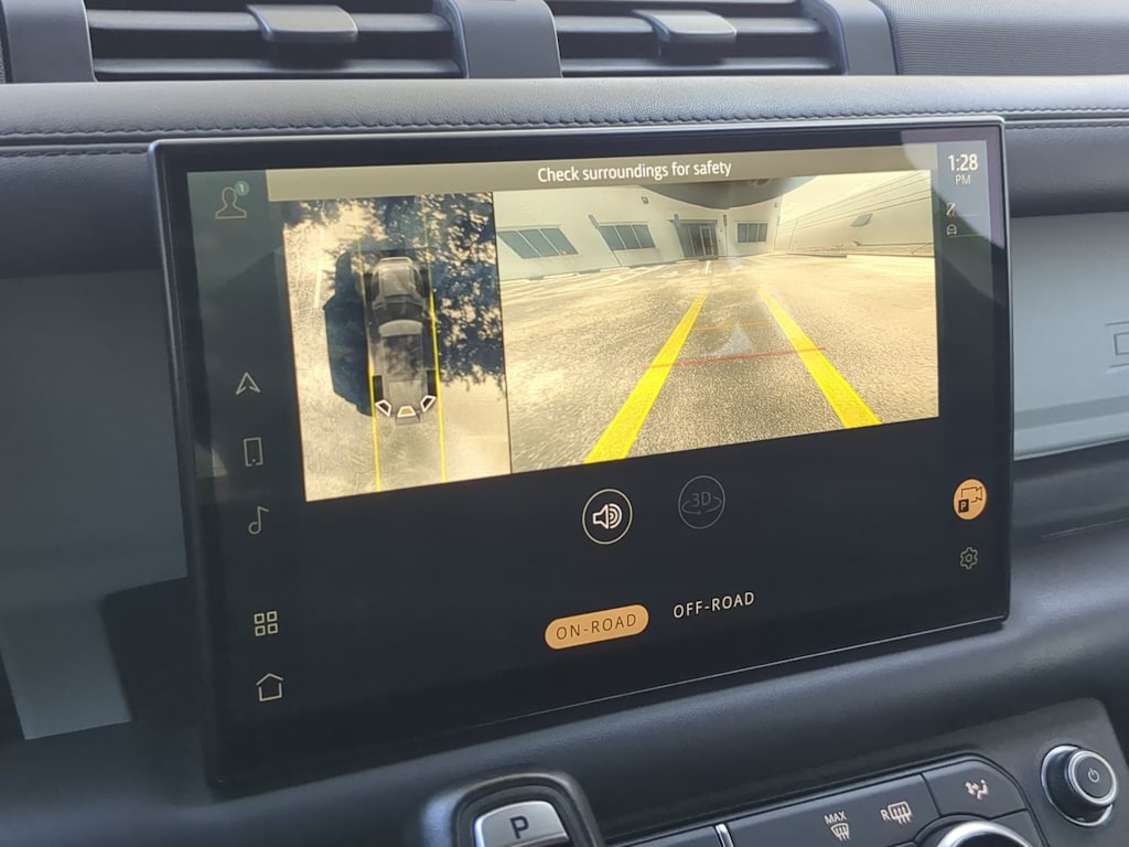 Thumbnail: 2022 Land Rover Defender - 34