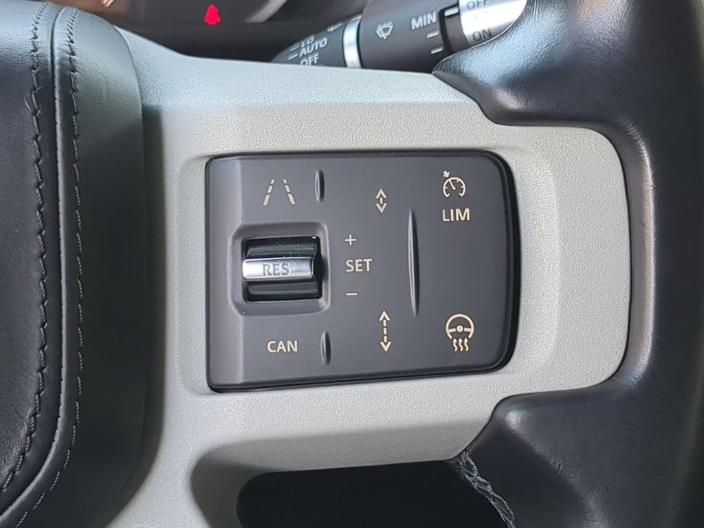 Thumbnail: 2022 Land Rover Defender - 30