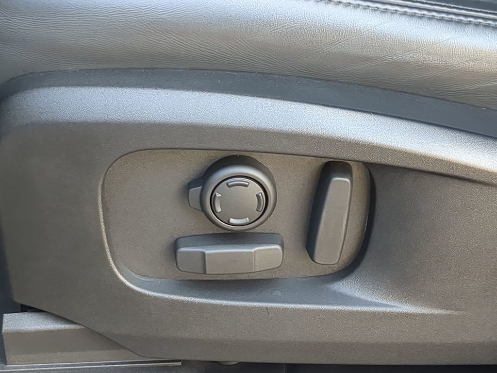 Thumbnail: 2022 Land Rover Defender - 24