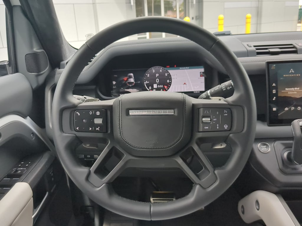 Thumbnail: 2025 Land Rover Defender - 12