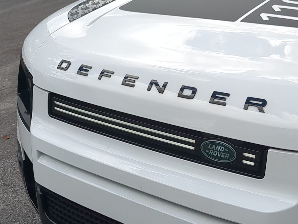 Thumbnail: 2025 Land Rover Defender - 25