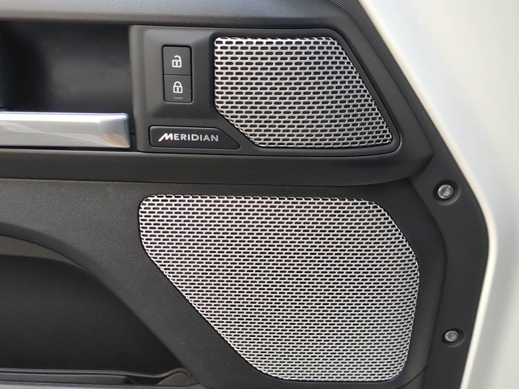 Thumbnail: 2024 Land Rover Defender - 33