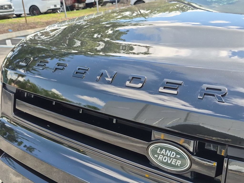 Thumbnail: 2025 Land Rover Defender - 23