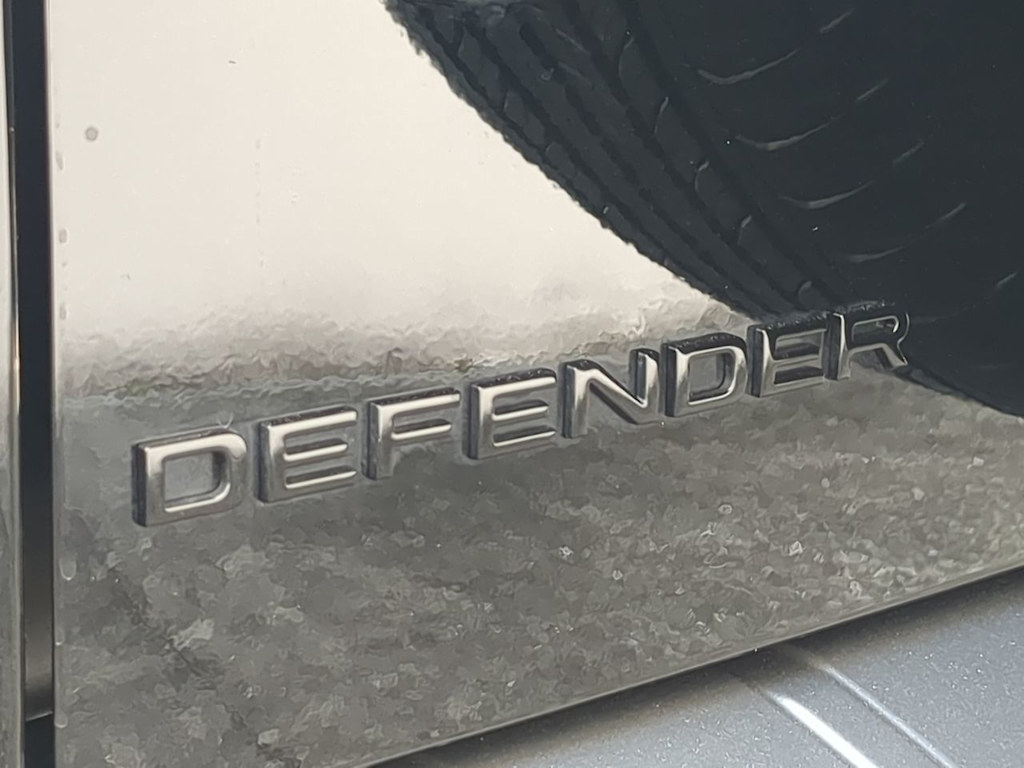 Thumbnail: 2025 Land Rover Defender - 6